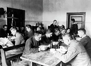 Recruited: Adolescents at lunch, 1917