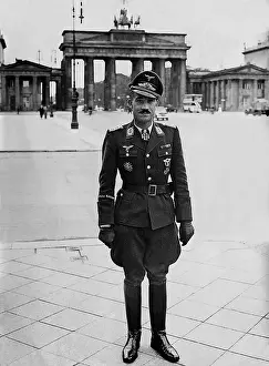 Galland: Adolf Galland in front of the Brandenburg Gate, 1940