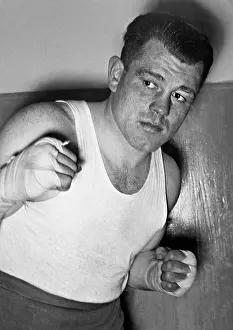 Logan: Adolf Heuser training, 1936