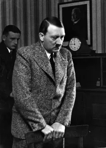 Hangs: Adolf Hitler, 1935