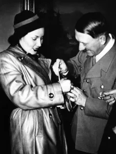 Lyda: Adolf Hitler, 1937