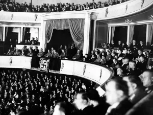 Feiern: Adolf Hitler