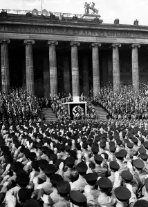 Feiern: Adolf Hitler
