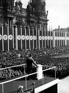 Feiern: Adolf Hitler