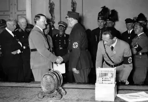 Feiern: Adolf Hitler