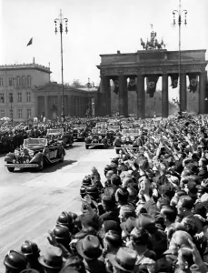 Feiern: Adolf Hitler