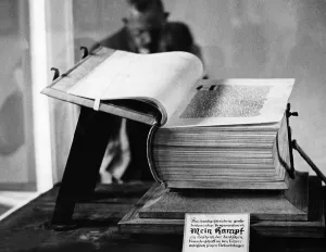 Kampf: Adolf Hitler