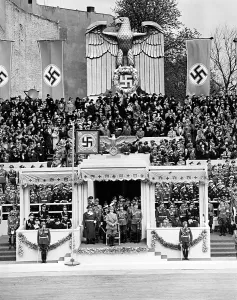 Paraden: Adolf Hitler