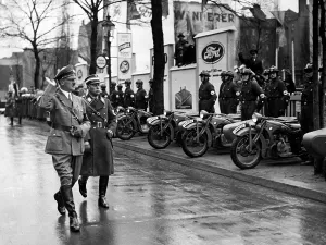 Huhnlein: Adolf Hitler with Adolf Huhnlein 1935