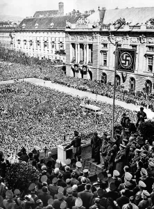 Heldenplatz: Adolf Hitler during the annexation of Austria
