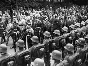 Schaub: Adolf Hitler in Berlin, 1933