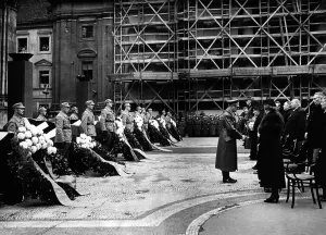 Coffins: Adolf Hitler condolences relatives of the victims
