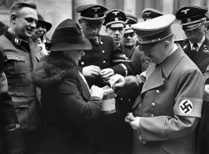 Winterhilfswerk: Adolf Hitler donates, 1939