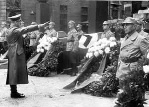 Elser: Adolf Hitler at the funeral service for victims of the attac