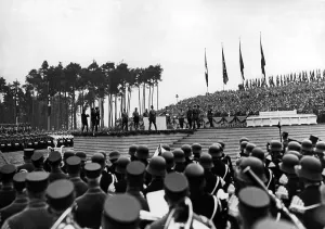 Blows: Adolf Hitler at the groundbreaking ceremony of the Deuts
