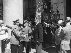 Welcomes: Adolf Hitler in front of the Haus der deutschen