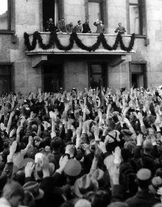 Fhrer: Adolf Hitler with Joseph Goebbels and Robert Ley on the