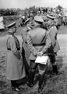 Celle: Adolf Hitler at the maneuver grounds in Celle 1935