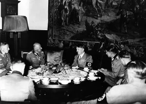 Shortly: Adolf Hitler with members of his regiment from