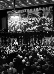 Technic: Adolf Hitler opens the automobile exhibition 1934