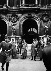 Giesler: Adolf Hitler in Paris, 1940