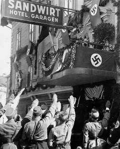 Klagenfurt: Adolf Hitler salutes Austrian SA-men from the balcony