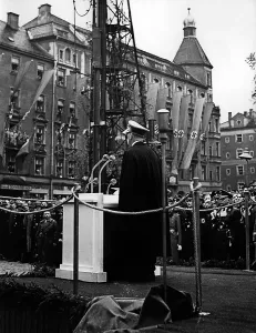 Sendlinger: Adolf Hitler speaks at start of Munich U Bahn construction
