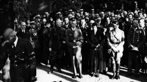 Helene: Adolf Hitler at the state funeral of Edwin Bechstein, 1934