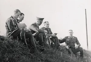 Nicolaus: Adolf Hitler during a trip break during the Polish