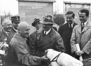 Brandt: Adolf Hitler and others visit Nuremberg construction work