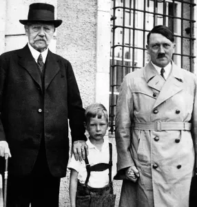 Neudeck: Adolf Hitler visits Hindenburg, 1933