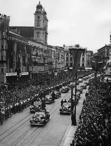 Annexation: Adolf Hitler visits Linz, 1938