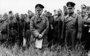 Schwedler: Adolf Hitler visits soldiers graves, 1940