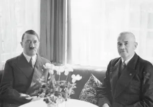 Blomberg: Adolf Hitler and Werner von Blomberg, 1934