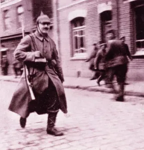 Dispatcher: Adolf Hitler in World War I