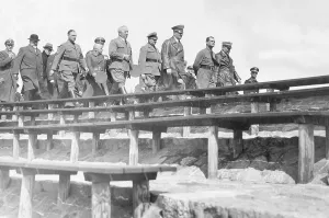 Huehnlein: Adolf Huehnlein, Robert Ley, Adolf Hitler, Rudolf Hess, Wilh