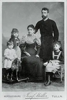 Elvira: Adolf and Marie Schiele with their children