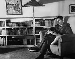 Wohlbrueck: Adolf Wohlbrueck in his living room, 1935