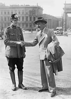 Adolphe: Adolphe Menjou in Berlin, 1932