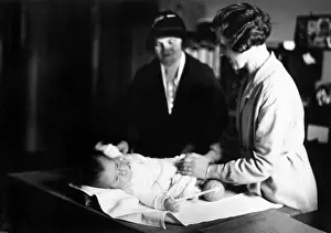 Diaper: In the adoption office in Berlin, 1931