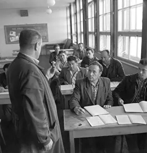 Usti: Adult students - technical high school - learning