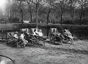 Parkway: Adults and children at sunbathing in