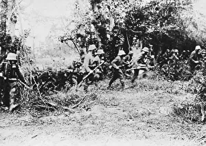 Noyon: Advancing soldiers WWI