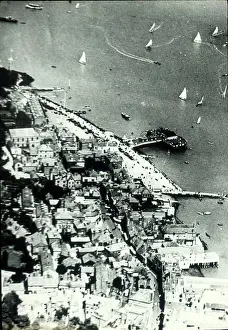 Cowes: Aerial view of Cowes, Isle of Wight
