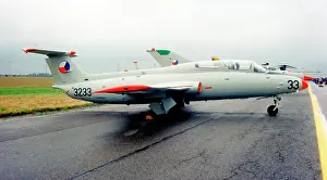 Delfin: Aero L-29 Delfin 3233