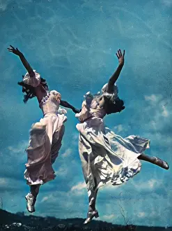 Virginal: AESTHETIC DANCERS