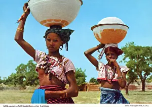 Africa - Young milkmaids