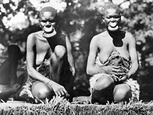 Pelele: AFRICANS WITH LIP PLATES