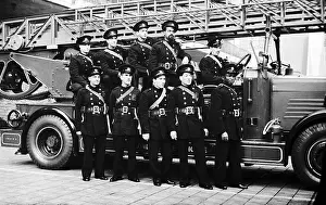 Firefighers: AFS crew with turntable ladder, WW2