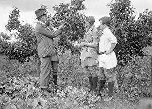 Engalnd: AGRICULTURAL STUDENTS